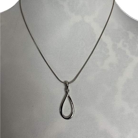 Lia Sophia Silver Infinity Necklace - Picture 3 of 5